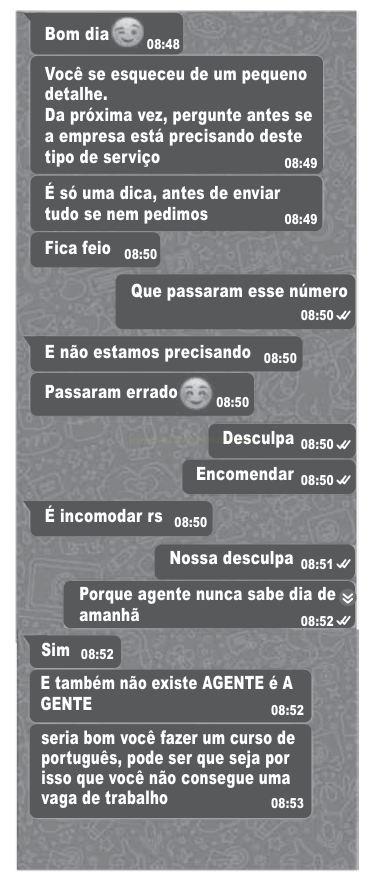 Captura de tela de uma conversa de mensagens em português sobre um serviço não solicitado e a correção do uso de 'agente' e 'a gente'.
