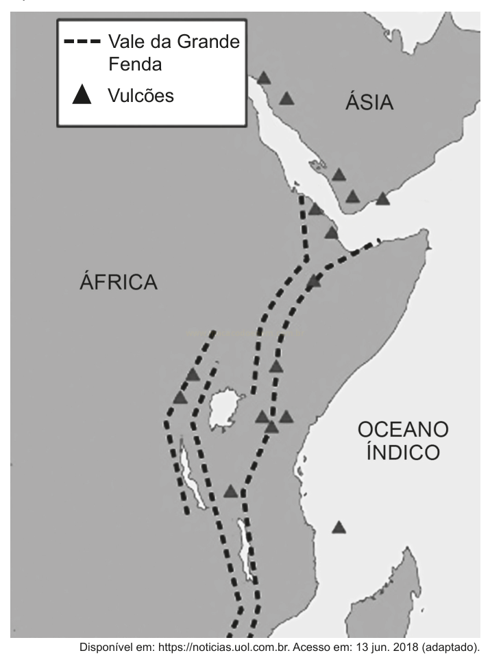 Mapa da África oriental, do Oriente Médio e da Ásia com o traçado do Vale da Grande Fenda e a localização de vulcões.